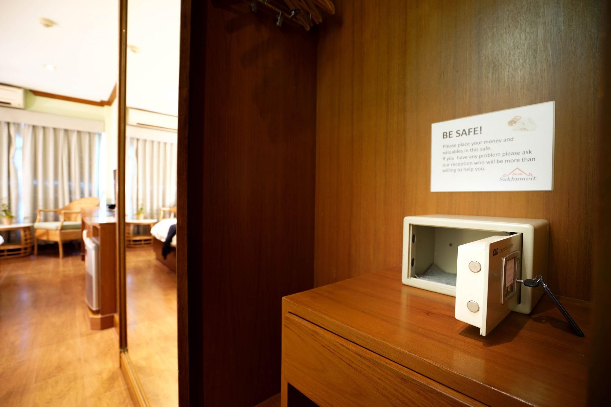 Baan Sukhumvit Soi 18 Hotel Bangkok Ngoại thất bức ảnh