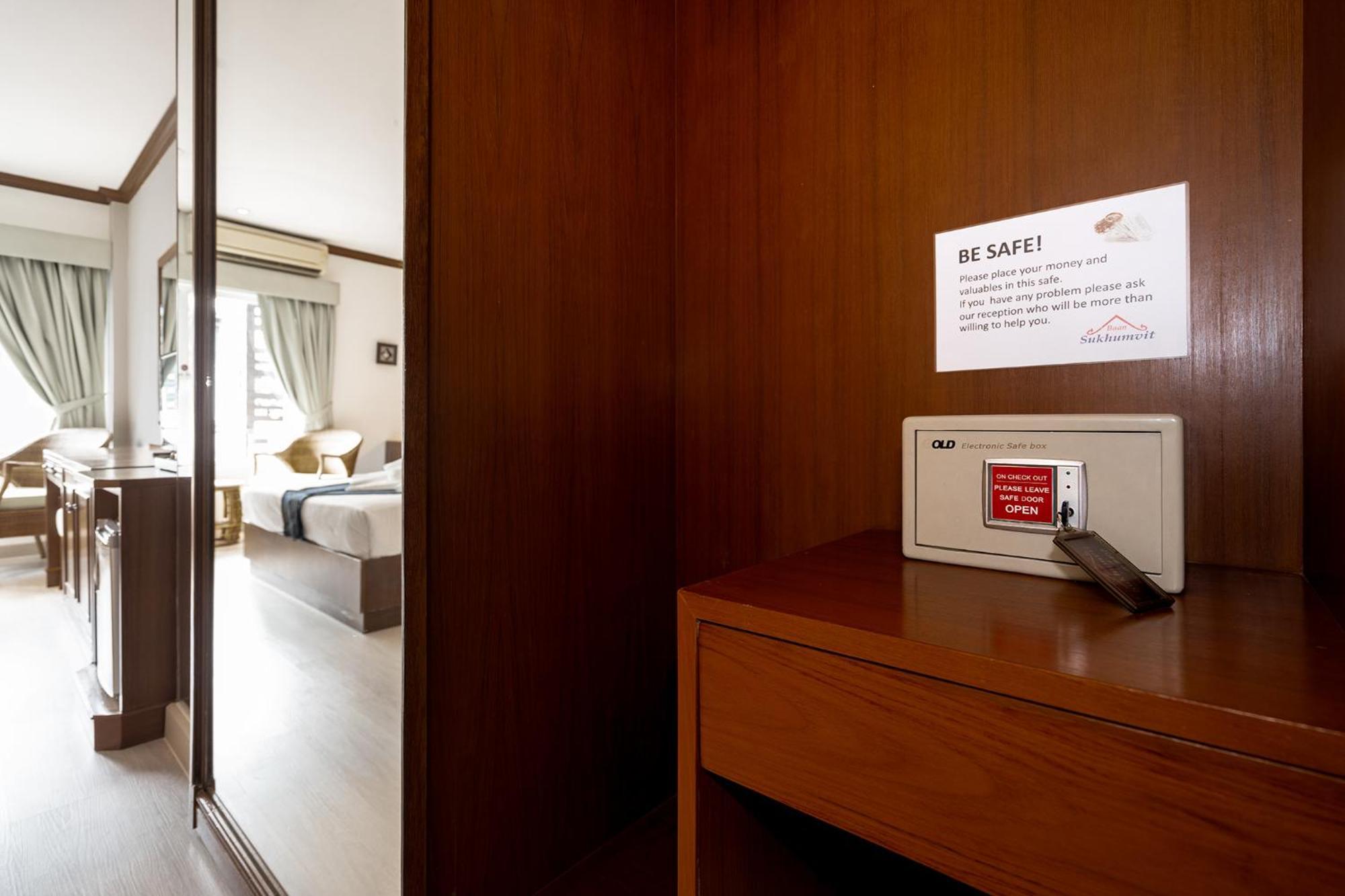 Baan Sukhumvit Soi 18 Hotel Bangkok Phòng bức ảnh