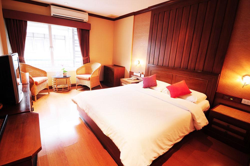 Baan Sukhumvit Soi 18 Hotel Bangkok Ngoại thất bức ảnh