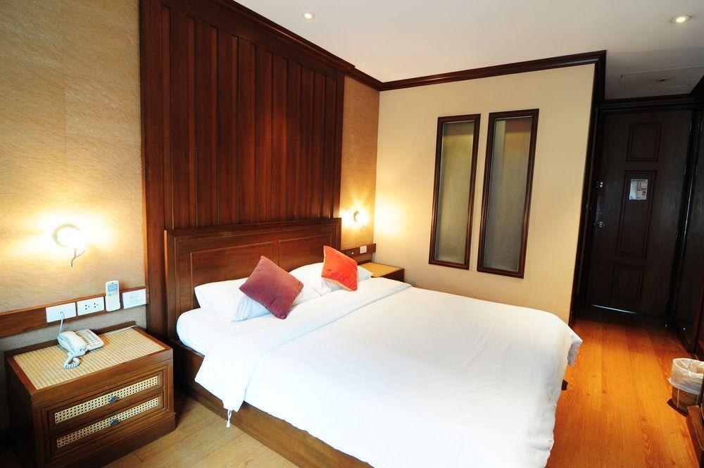 Baan Sukhumvit Soi 18 Hotel Bangkok Ngoại thất bức ảnh