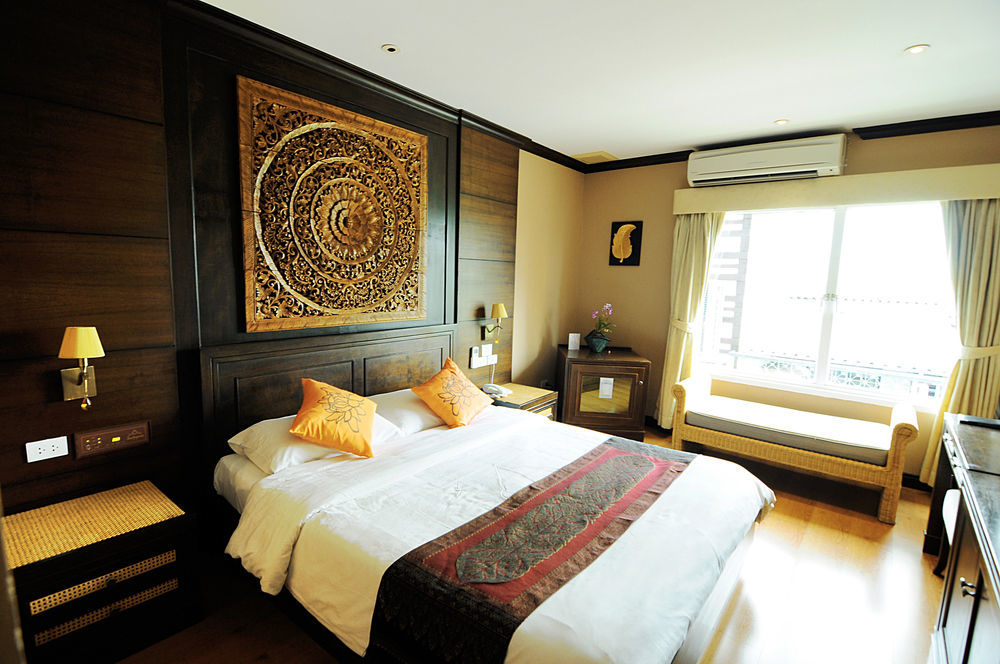 Baan Sukhumvit Soi 18 Hotel Bangkok Ngoại thất bức ảnh
