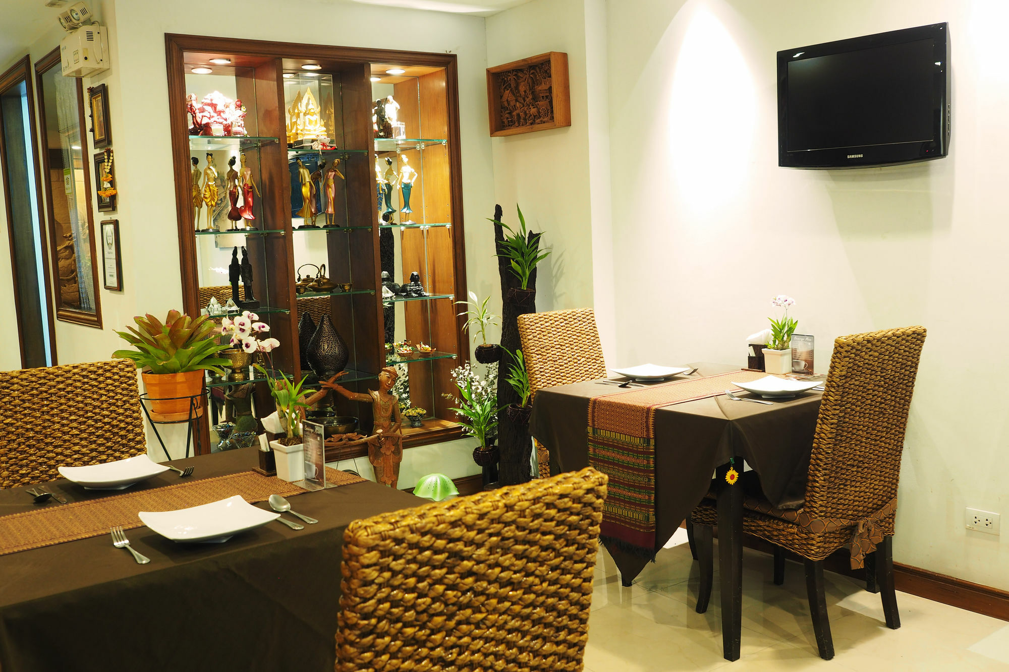 Baan Sukhumvit Soi 18 Hotel Bangkok Ngoại thất bức ảnh