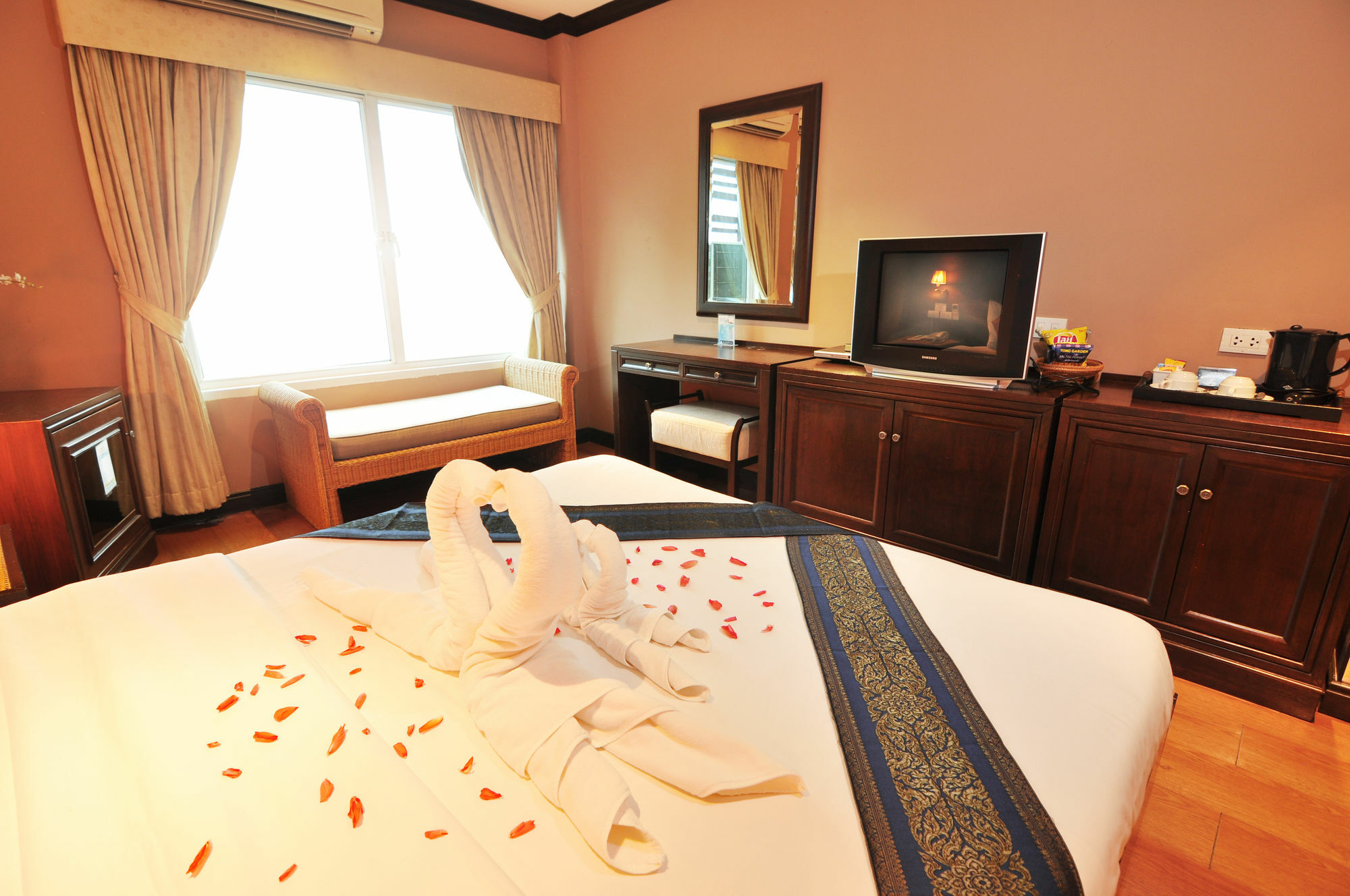Baan Sukhumvit Soi 18 Hotel Bangkok Ngoại thất bức ảnh