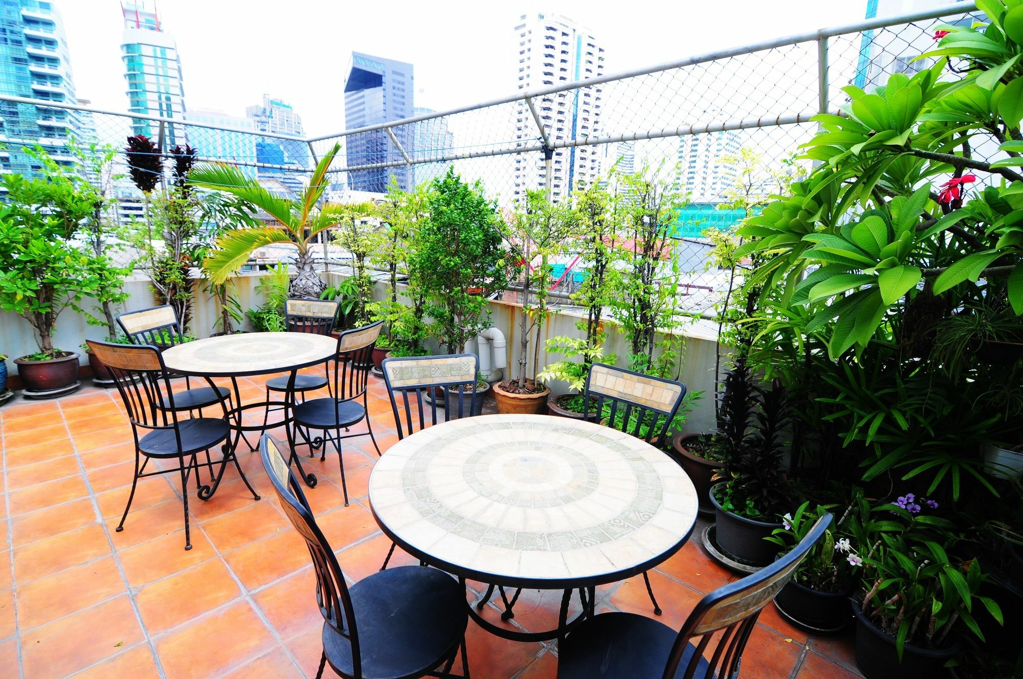 Baan Sukhumvit Soi 18 Hotel Bangkok Ngoại thất bức ảnh