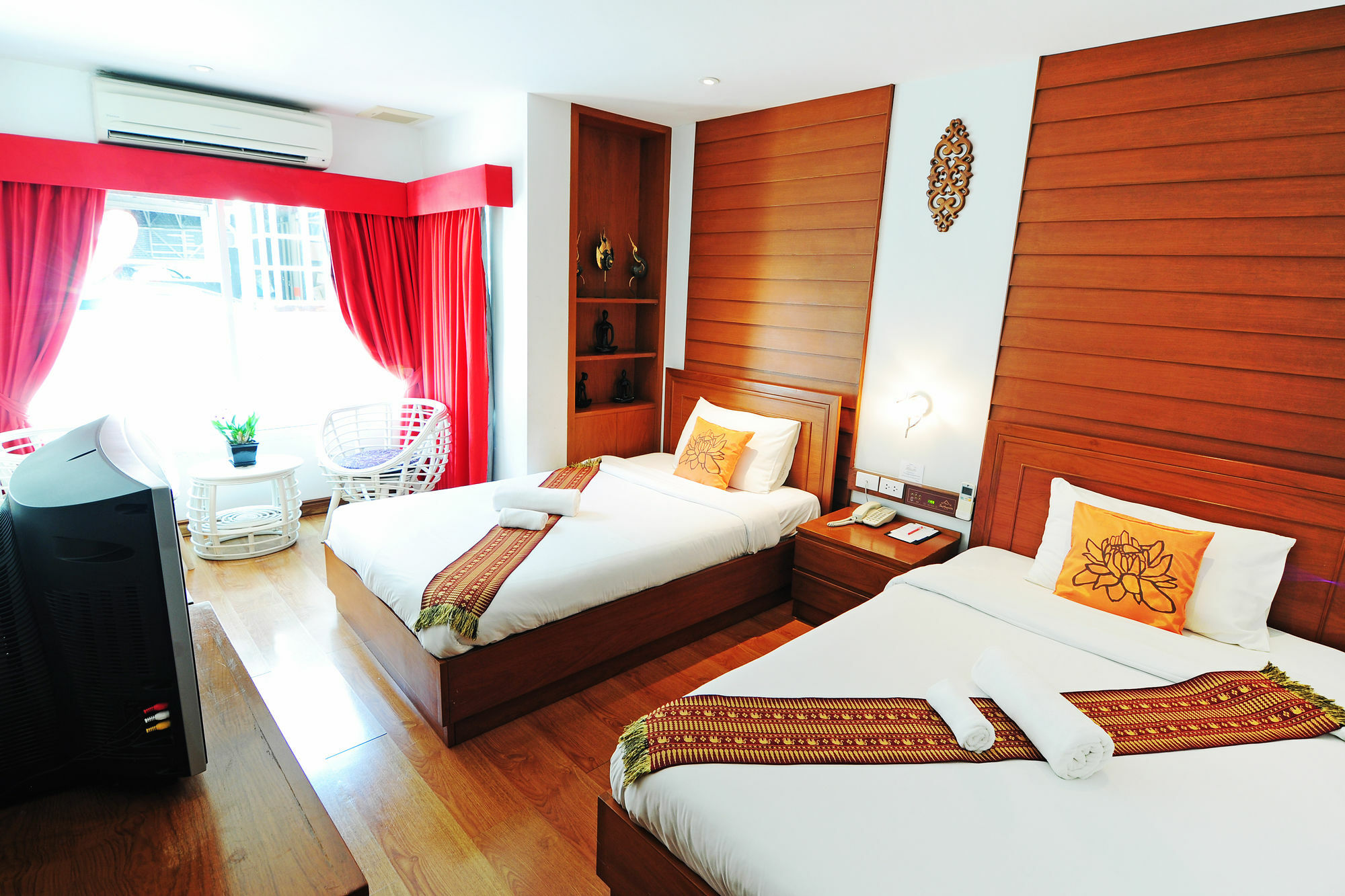 Baan Sukhumvit Soi 18 Hotel Bangkok Ngoại thất bức ảnh