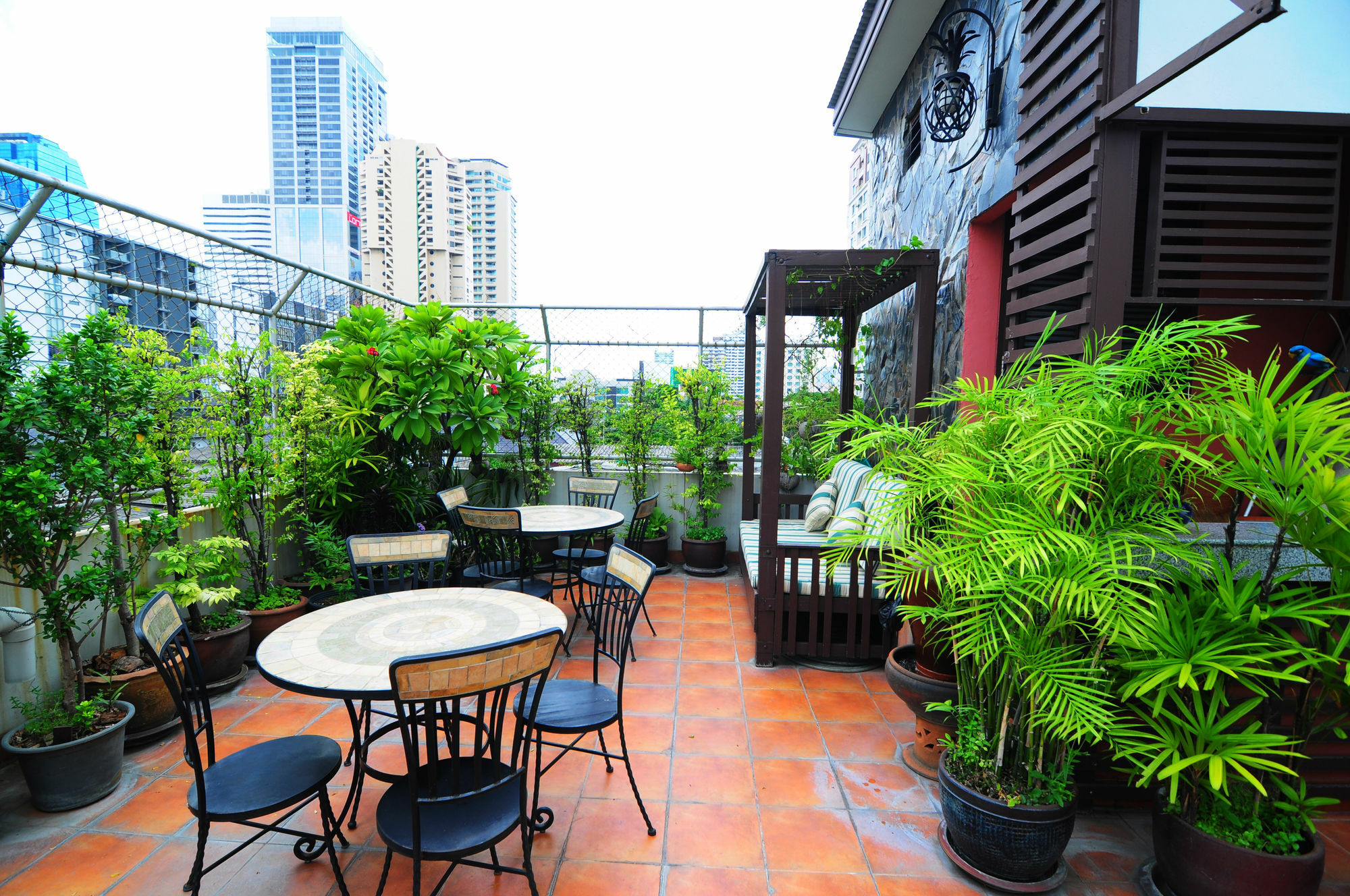 Baan Sukhumvit Soi 18 Hotel Bangkok Ngoại thất bức ảnh