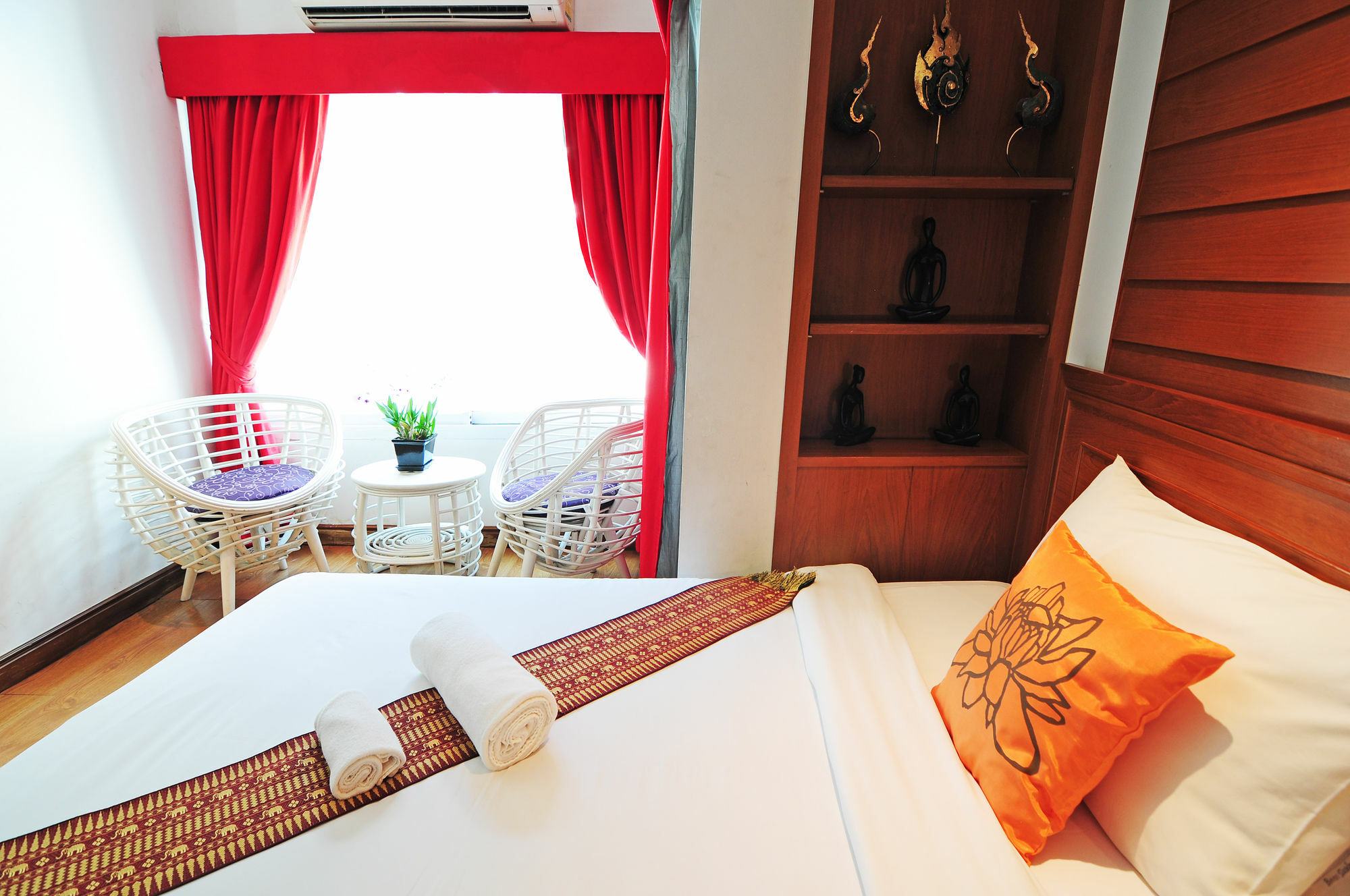 Baan Sukhumvit Soi 18 Hotel Bangkok Ngoại thất bức ảnh
